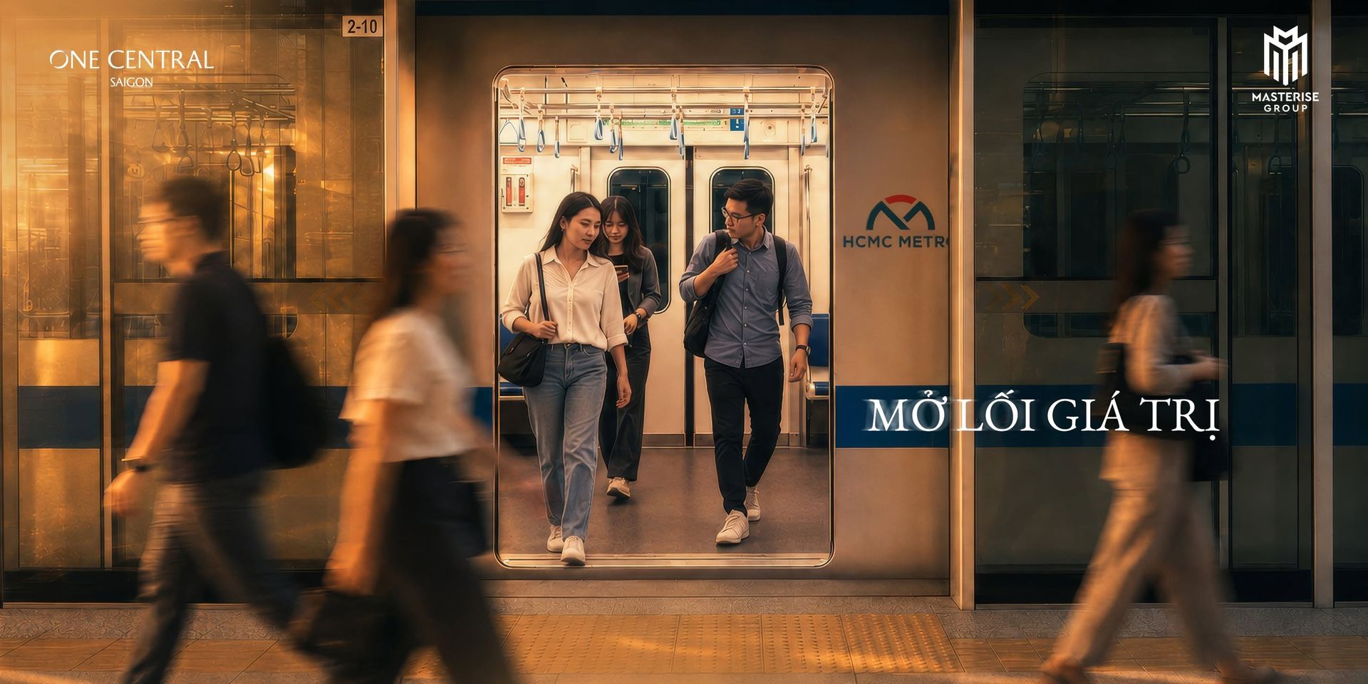 Hành khách bước ra từ tàu Metro TP.HCM — kết nối trực tiếp One Central Saigon